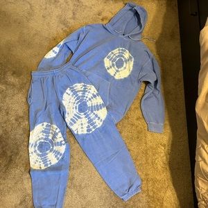 BDG blue tie dye sweatpants and sweatshirt (sweat outfit)